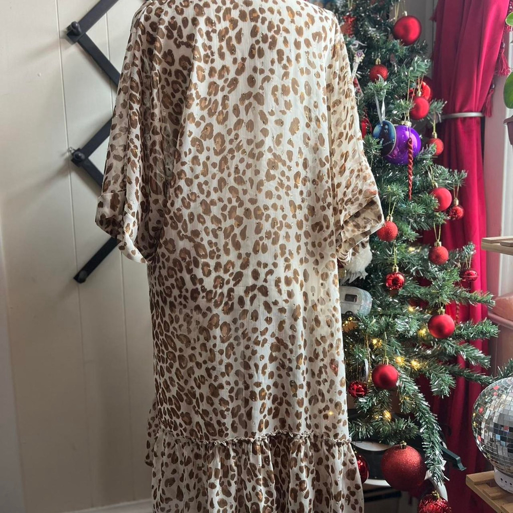 Tan and brown leopard print long kimono with ruffle trim #boho #retro - Picture 2 of 5